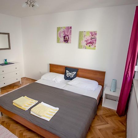 Apartment Omis Holiday Esterno foto