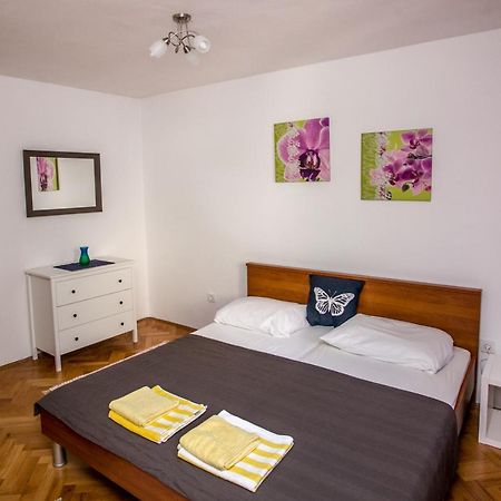 Apartment Omis Holiday Esterno foto