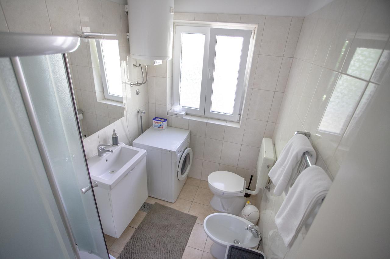Apartment Omis Holiday Esterno foto