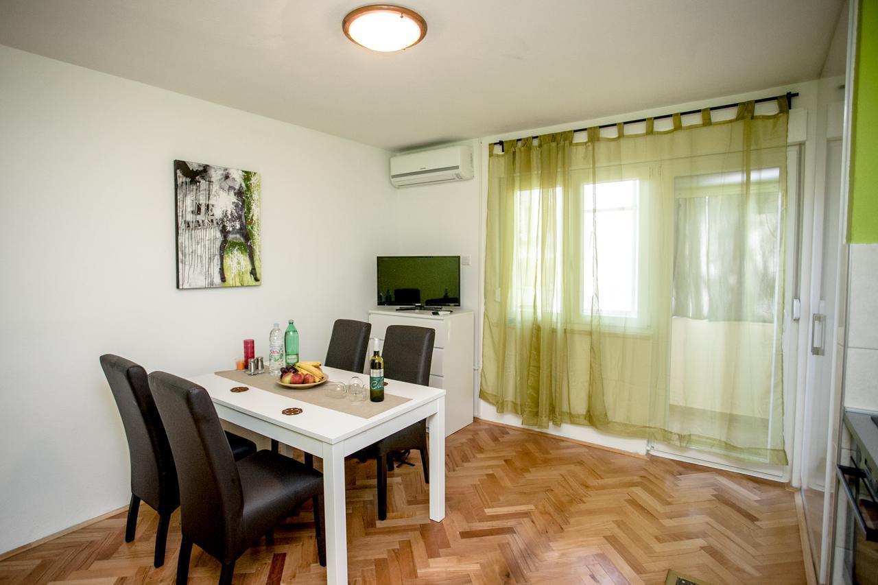 Apartment Omis Holiday Esterno foto