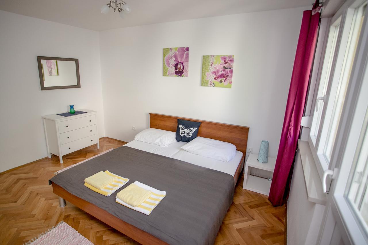 Apartment Omis Holiday Esterno foto