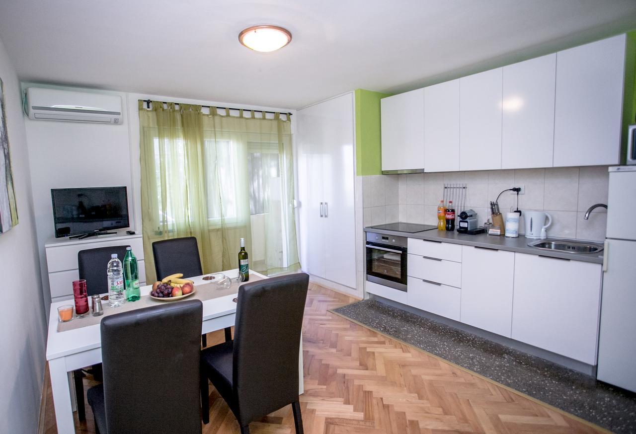 Apartment Omis Holiday Esterno foto