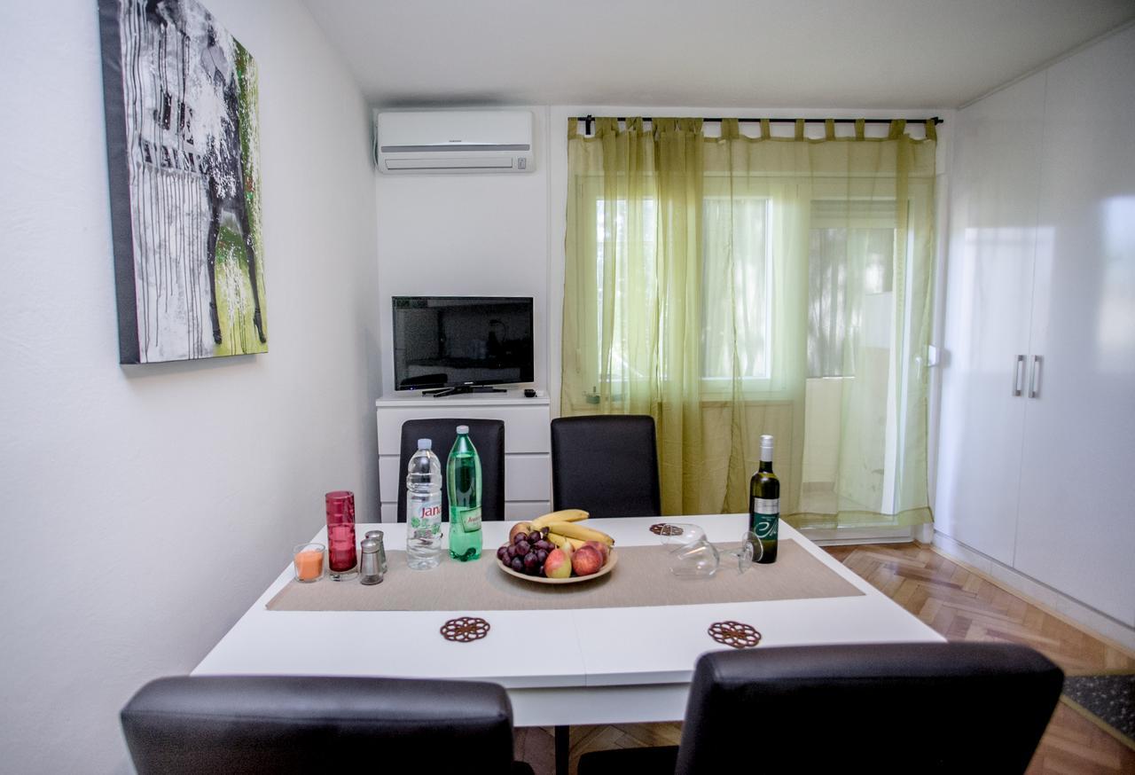 Apartment Omis Holiday Esterno foto