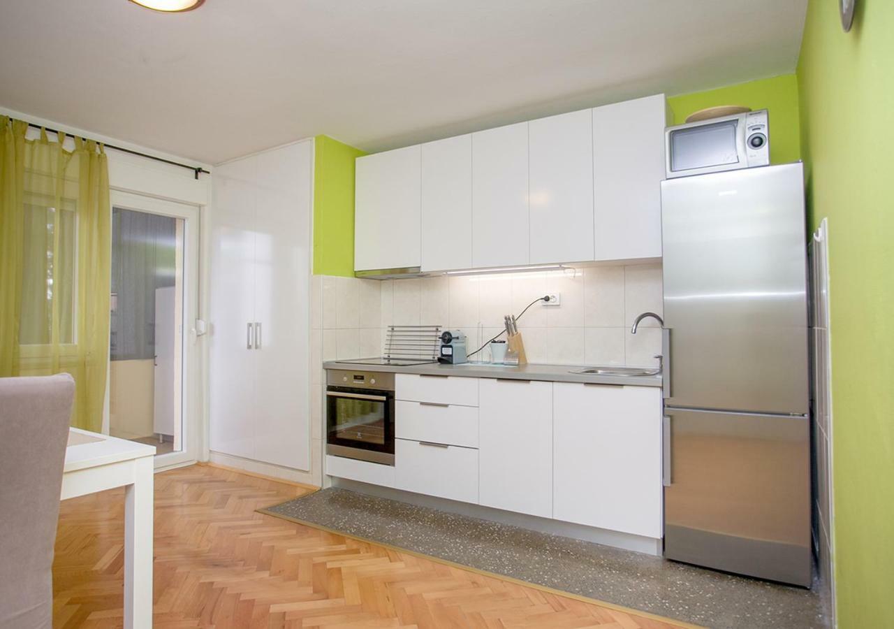 Apartment Omis Holiday Esterno foto