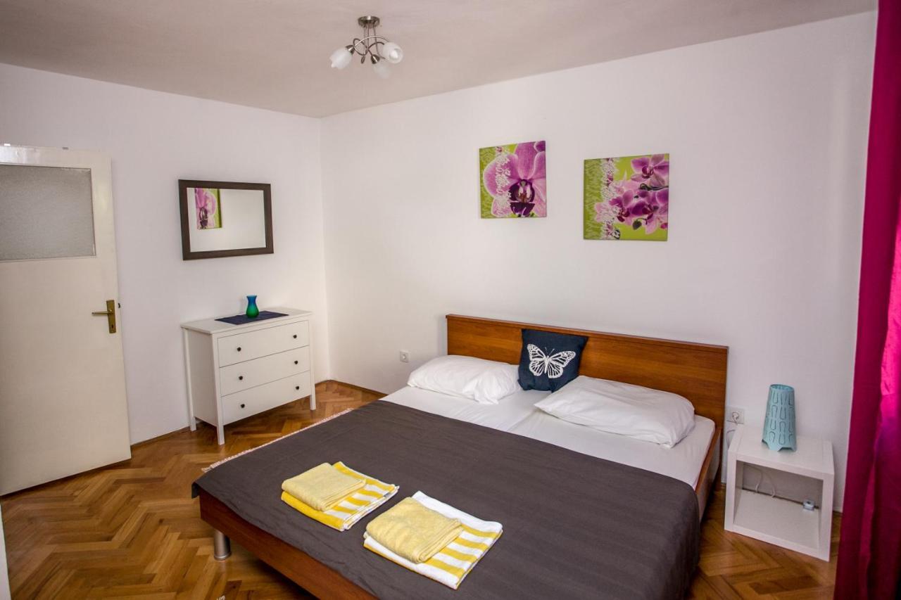 Apartment Omis Holiday Esterno foto